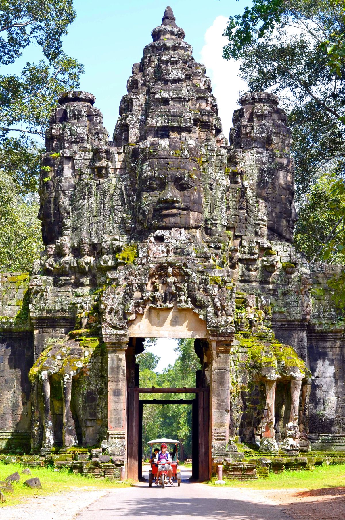 Angkor Thom South Gate tuk-tuk